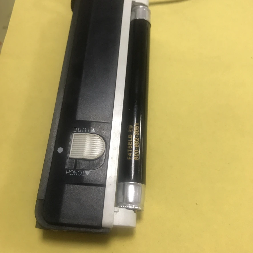 DL-01 T5 4W Black High Quality UV Portable Money Detector With Flashlight