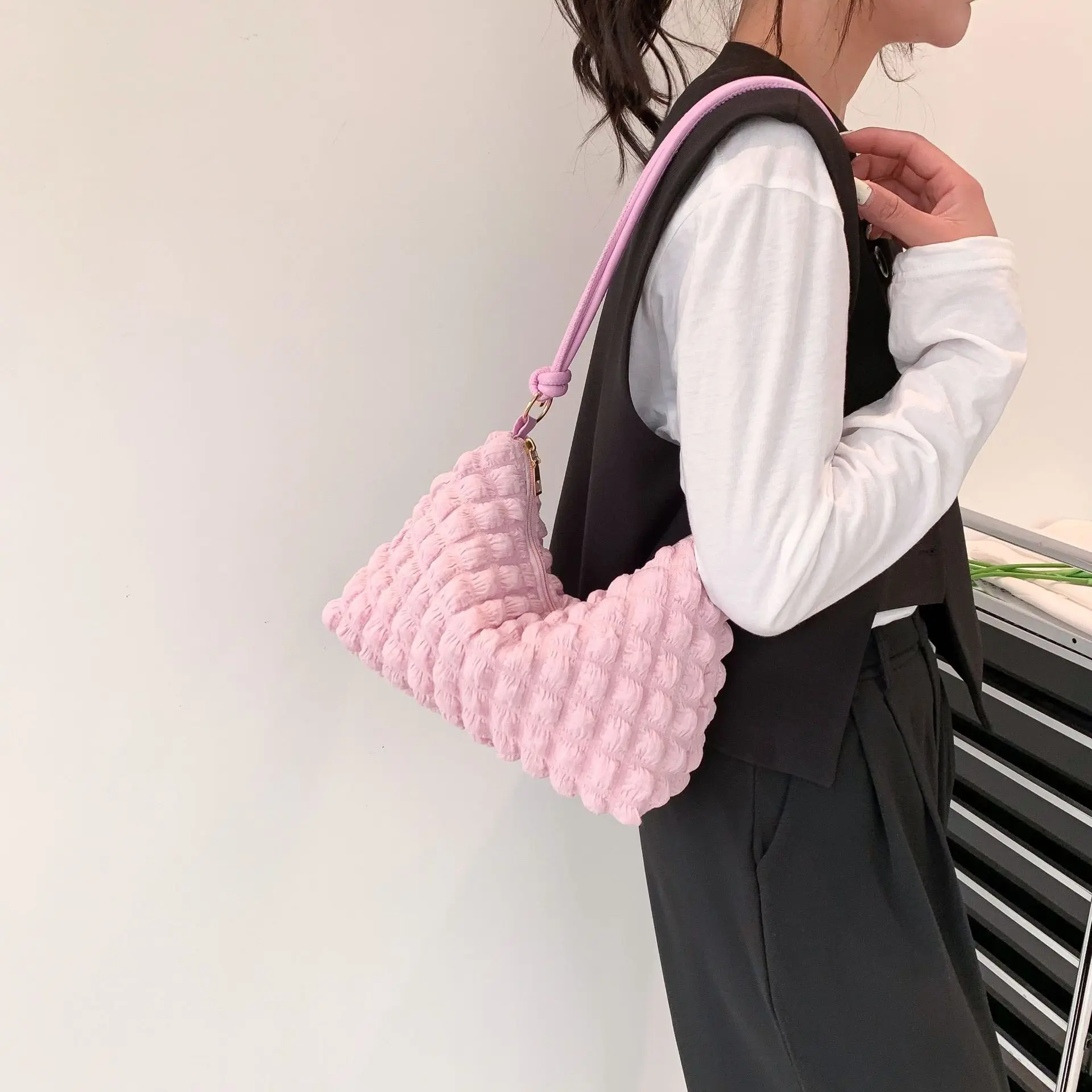 Wholesales Wrinkle Bubbles Cloud Simplicity Fashion Tote Bag Polyester Puffer Shoulder Ladies Handbag Women Cross Body Bag