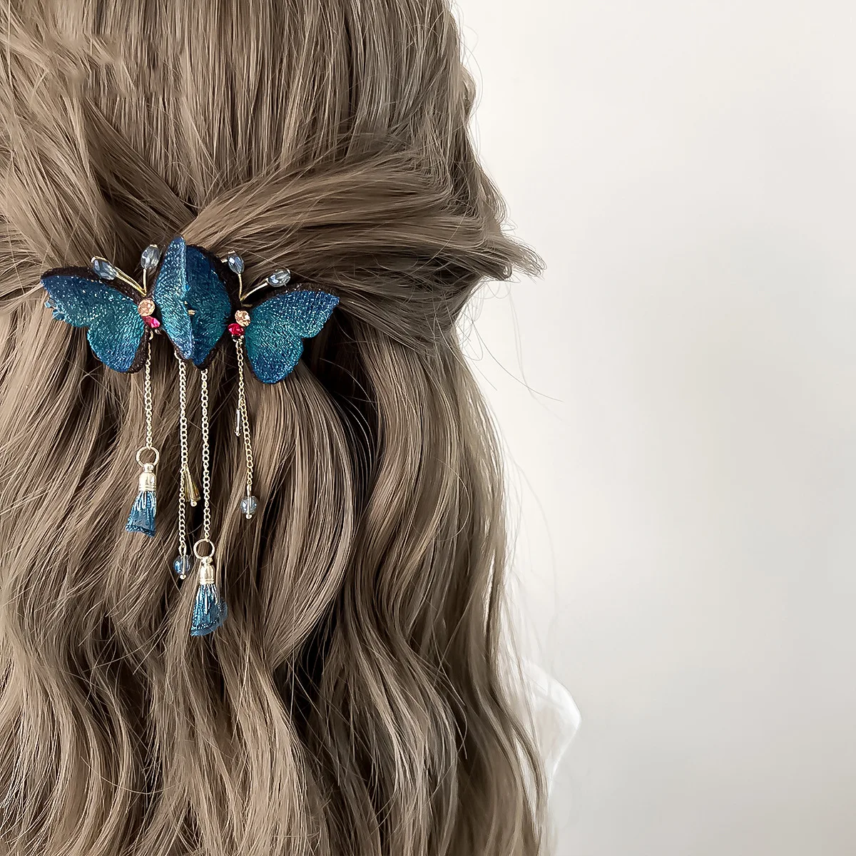 Big Butterfly Hair Clips - Stylish Metal Claw Accessories