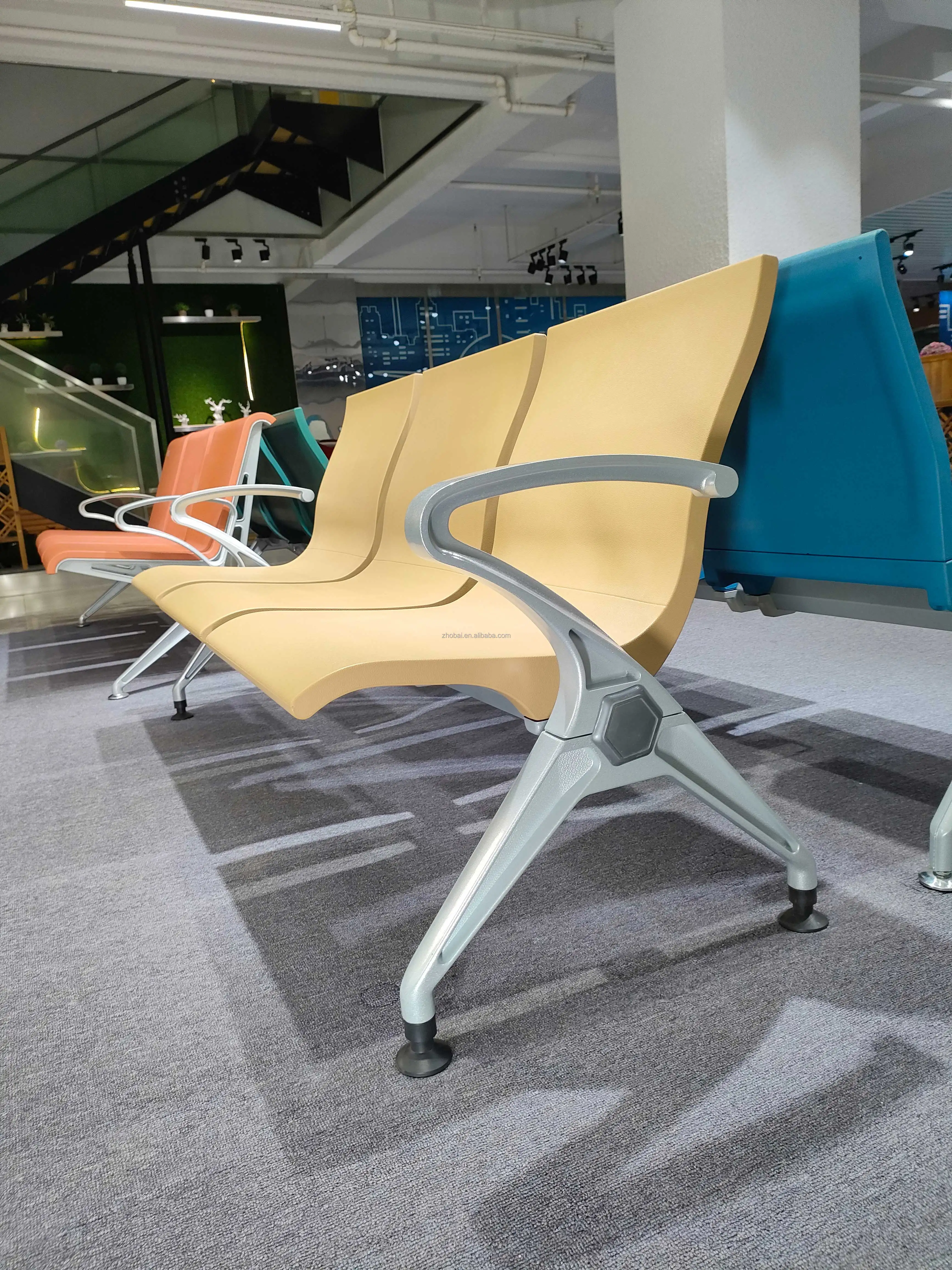 Modern PU Leather Armrest Waiting Room Chairs for Clinics Airports Hospitals Barber Salons Gyms for Reception Conference Guests 5