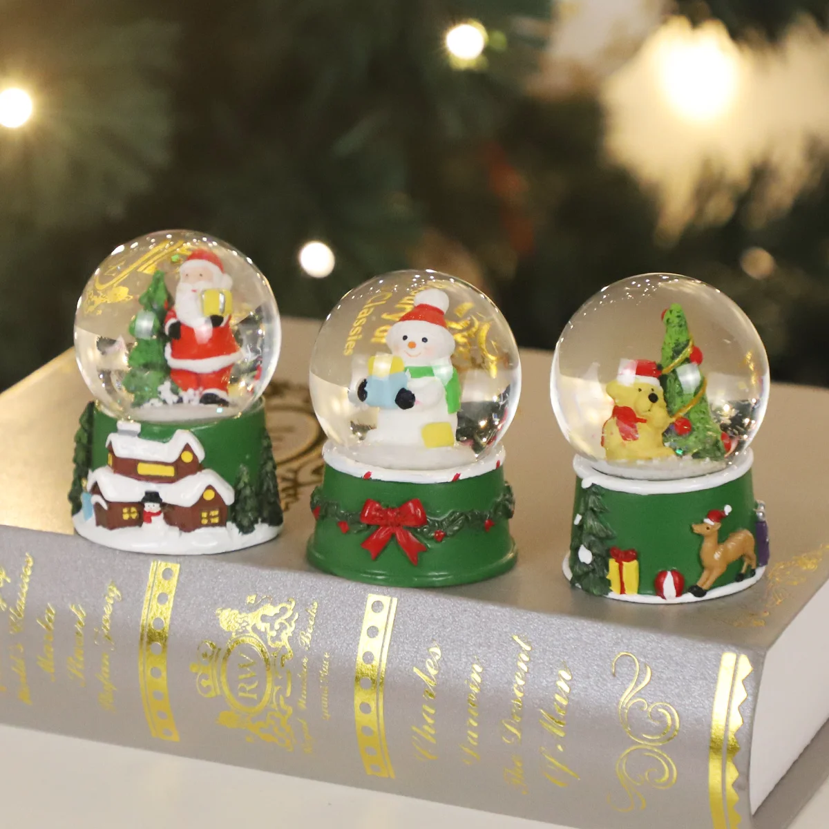 Wholesale Hot Selling China Manufacturer Custom Music Snow Globe With Lights Living Room Office Table Decoration