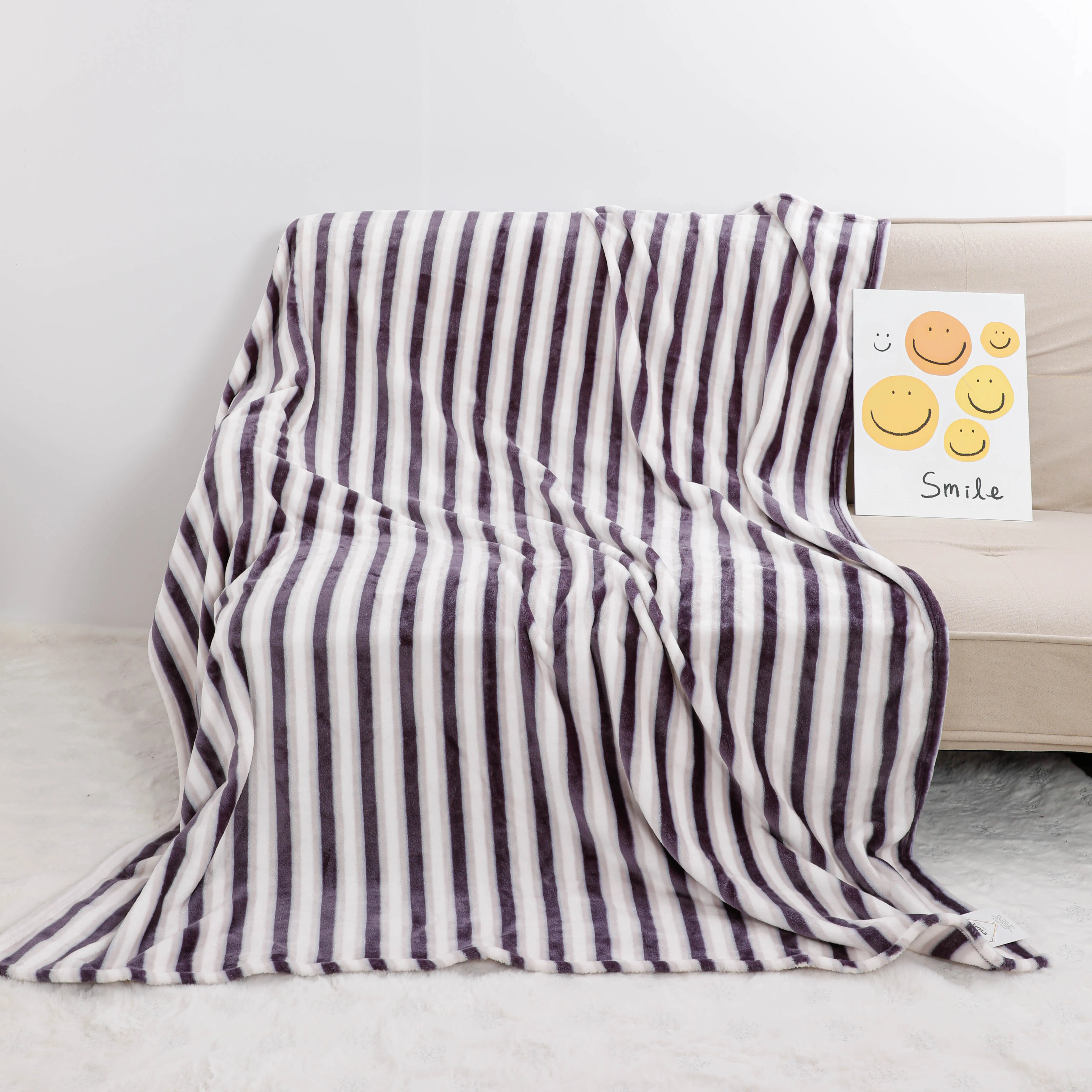 Wholesale Solid High Quality 100% Polyester Fleece Blanket Cozy Sofa Bed Flannel Throw Fleece Blanket for Winter