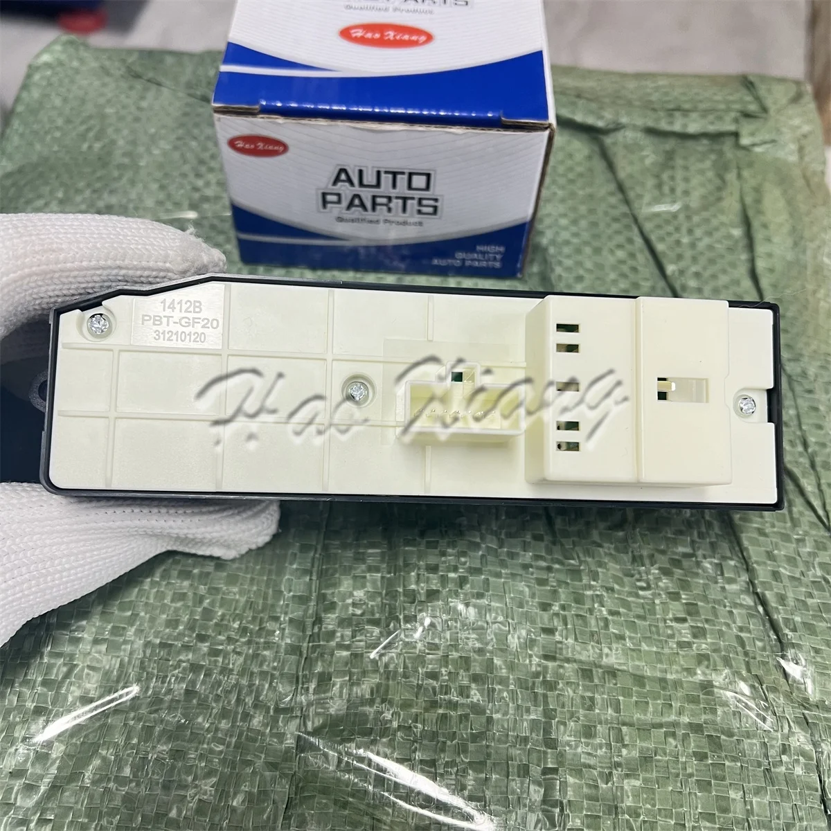 Haoxiang 84820-12350 21020 Electric Power Window Master Control