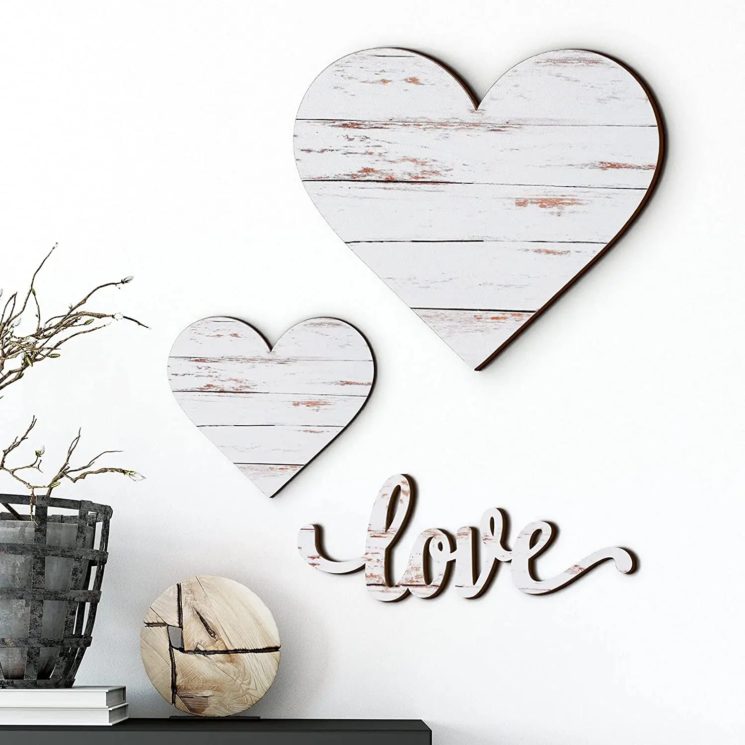 Biển gỗ hình trái tim chắc chắn sẽ đem đến cho không gian của bạn một vẻ đẹp và sự lãng mạn đầy ý nghĩa. Hãy khám phá bức ảnh liên quan để cảm nhận thiết kế độc đáo của biển gỗ hình trái tim và đưa nó vào không gian của bạn.