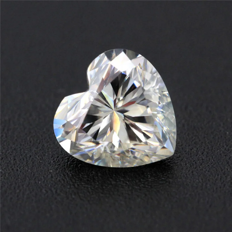 New Heart-Shaped Moissanite Ring Set in 925 Silver for Men and Women Hip Hop Style Natural Diamond Ring
