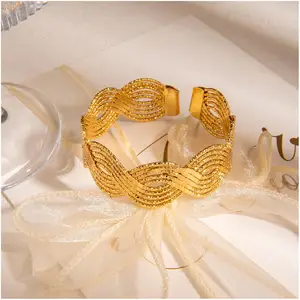 Rings Creative Cute Exaggerated Cross Multi-layer Openings for Winding Artwork Promotional Charms Banquet Vintage Rings