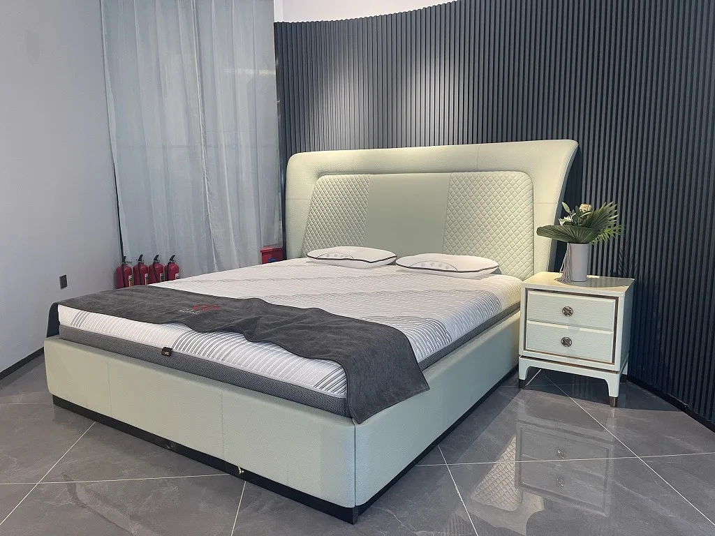 Modern Luxury Solid Wood Curve Beauty Bed In Leather Upholstered For