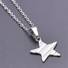 Collier pendentif en acier