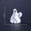 Fantasma bianco ondeggiante