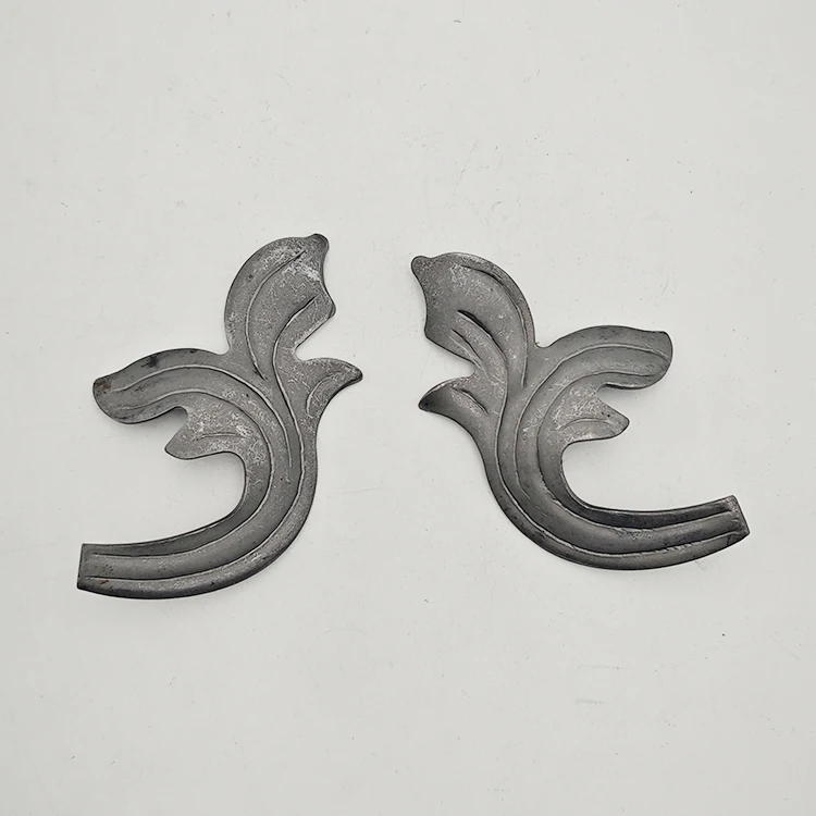 Factory Wholesale Customization Decorative Wrought Iron Gate Decorative Accessories for Farm