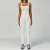 Top beige sin mangas + Leggings