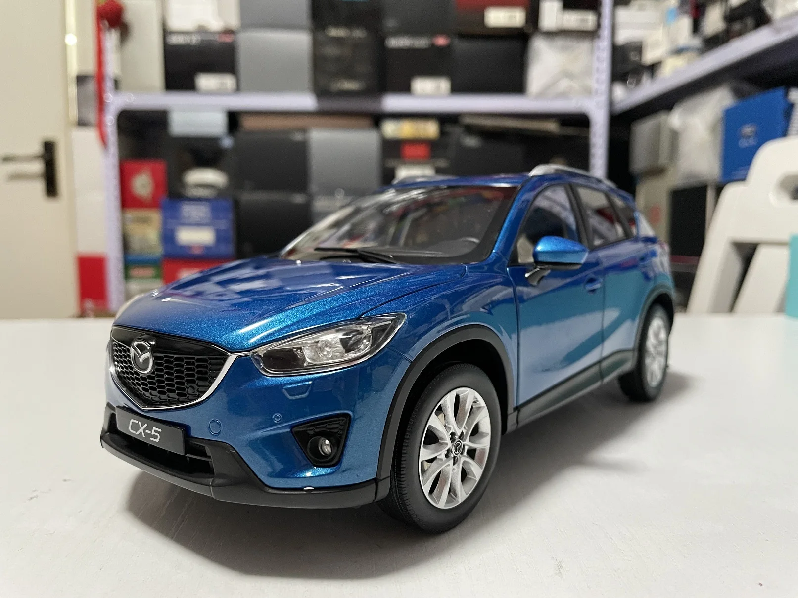 1:18マツダCX5 CX-5 SUV合金車モデルオールドブルーオリジナル