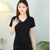 Cuello en V negro