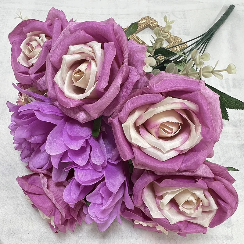 Jednostavne umjetne zelene biljke za dekoriranje