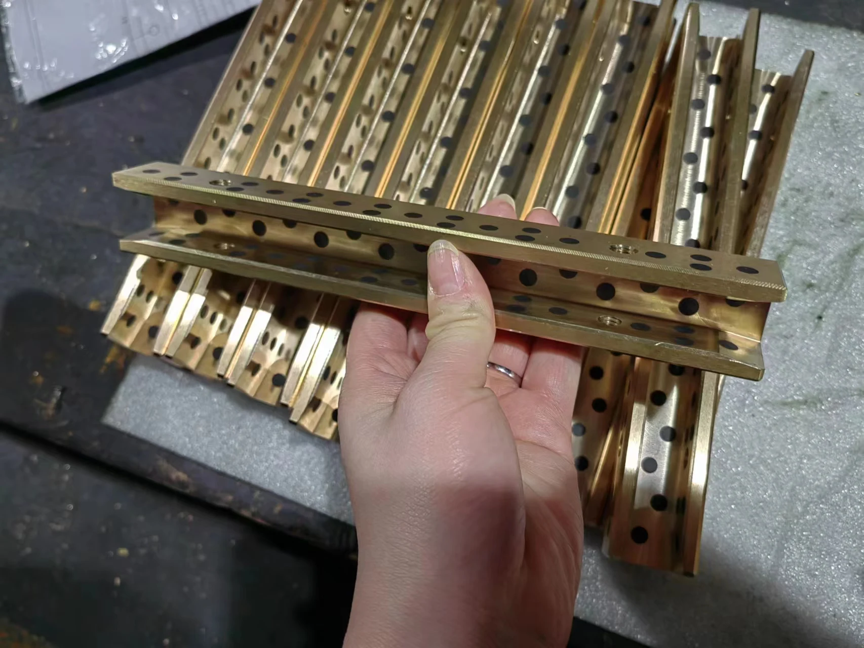 Self Lubricating High Load Bronze Graphite Machinery Spare Parts Customized OEM Brass Washer Shim Sliding Plate Copper Parts