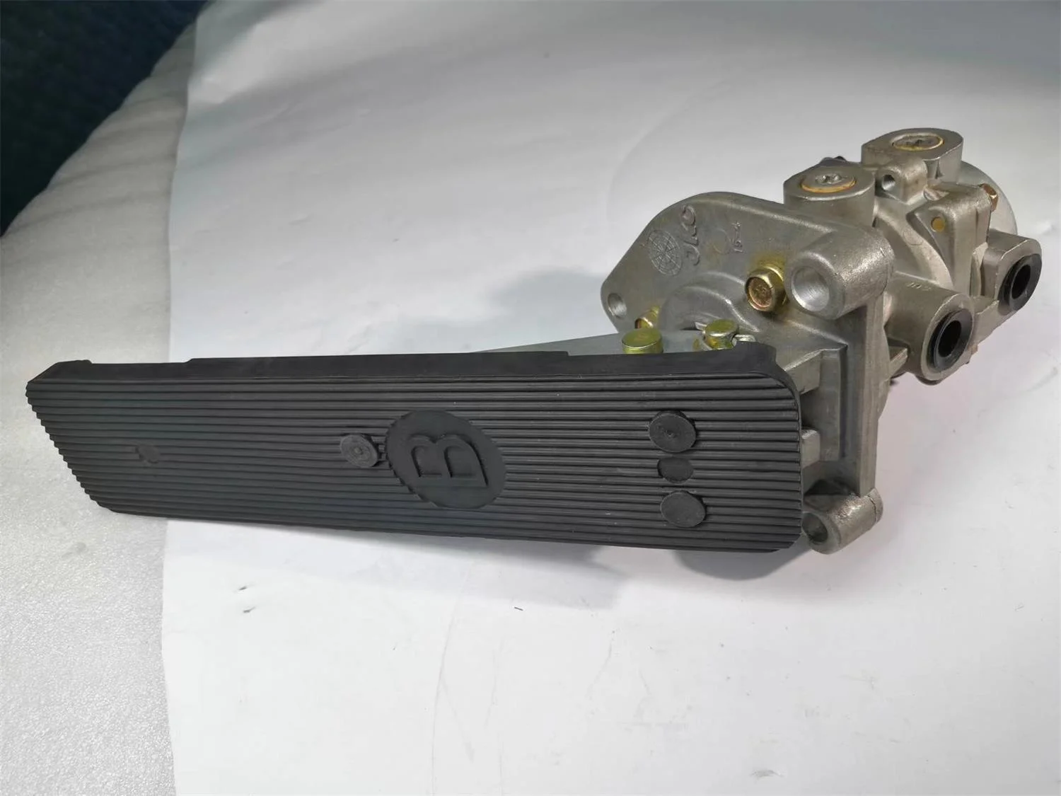 238-44-12110 421-35-11201 421-35-11302 VALVE ASS'Y for KOMATSU