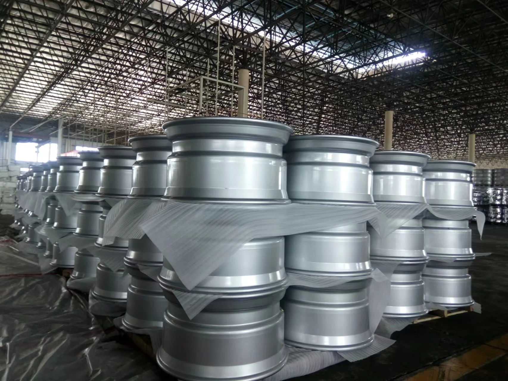 Hot 22.5x11.75 "120" Offset Tubeless Steel Wheel From Chinese Factory