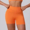 pantaloncini arancioni
