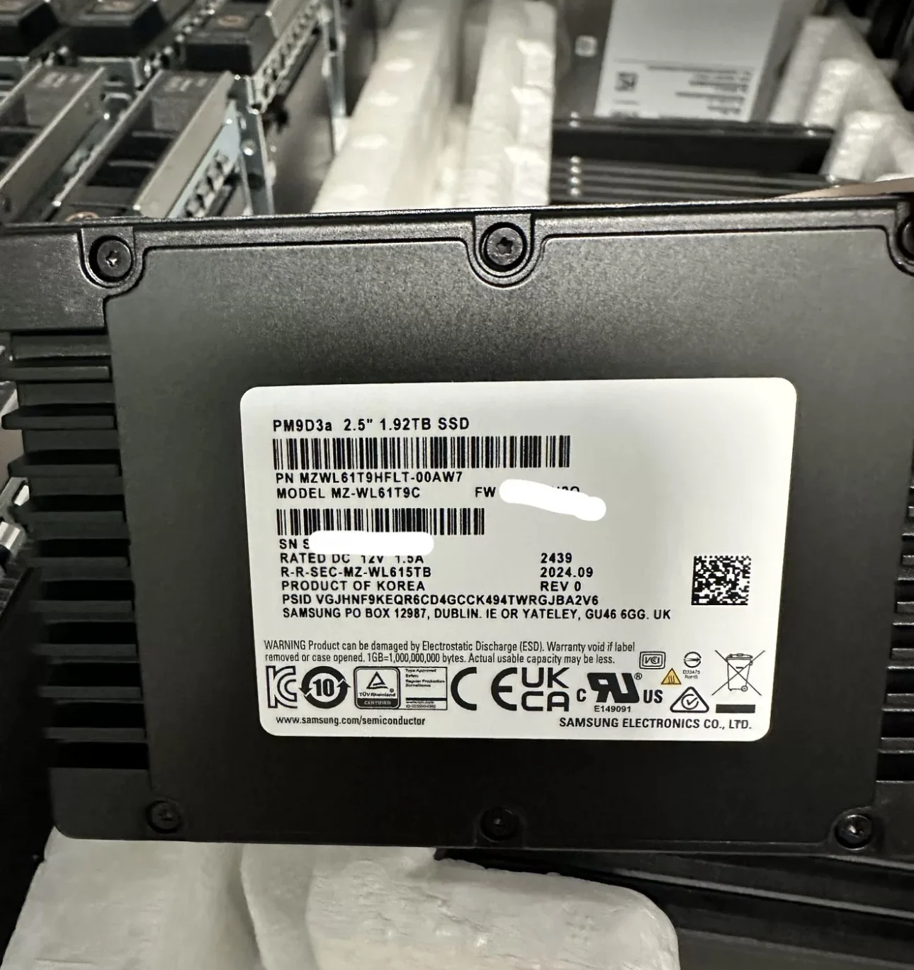 Brand New Samsung PM9D3a U.2 1.92T MZWL61T9HFLT-00AW7 Enterprise-Class Solid State Drive