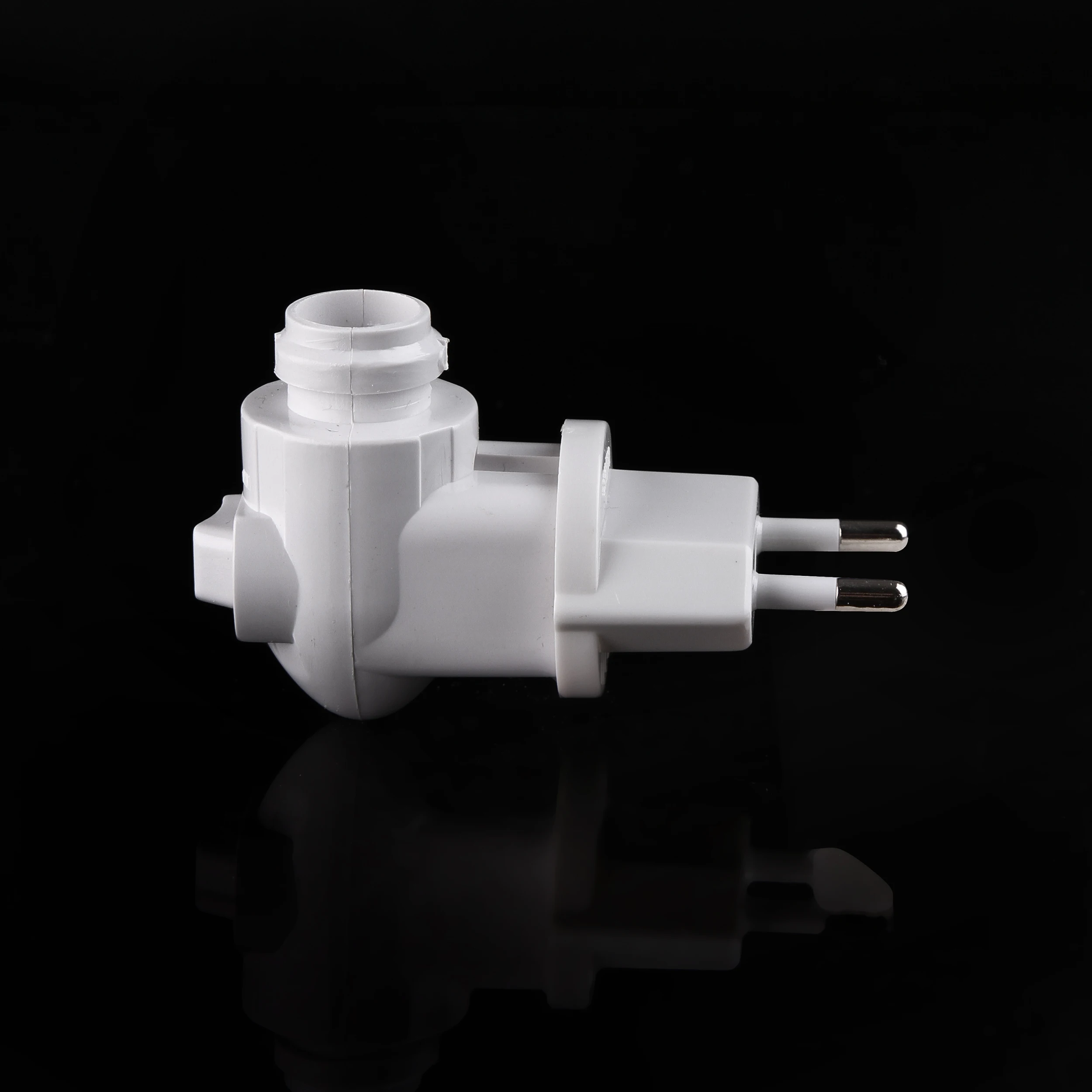 089A CE ROHS Approved 220V Switch Wall Lamp Socket Night Light European Style PC Material Screw Rotating Plug Lamp Holder