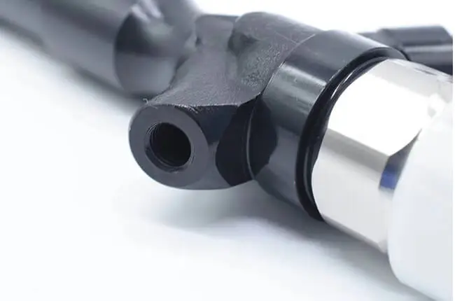 Auto Engine Parts 2KD Fuel Injector 23670-0L010 for Toyota Hilux High Pressure Common Rail Fuel Injector 2KD-FTV