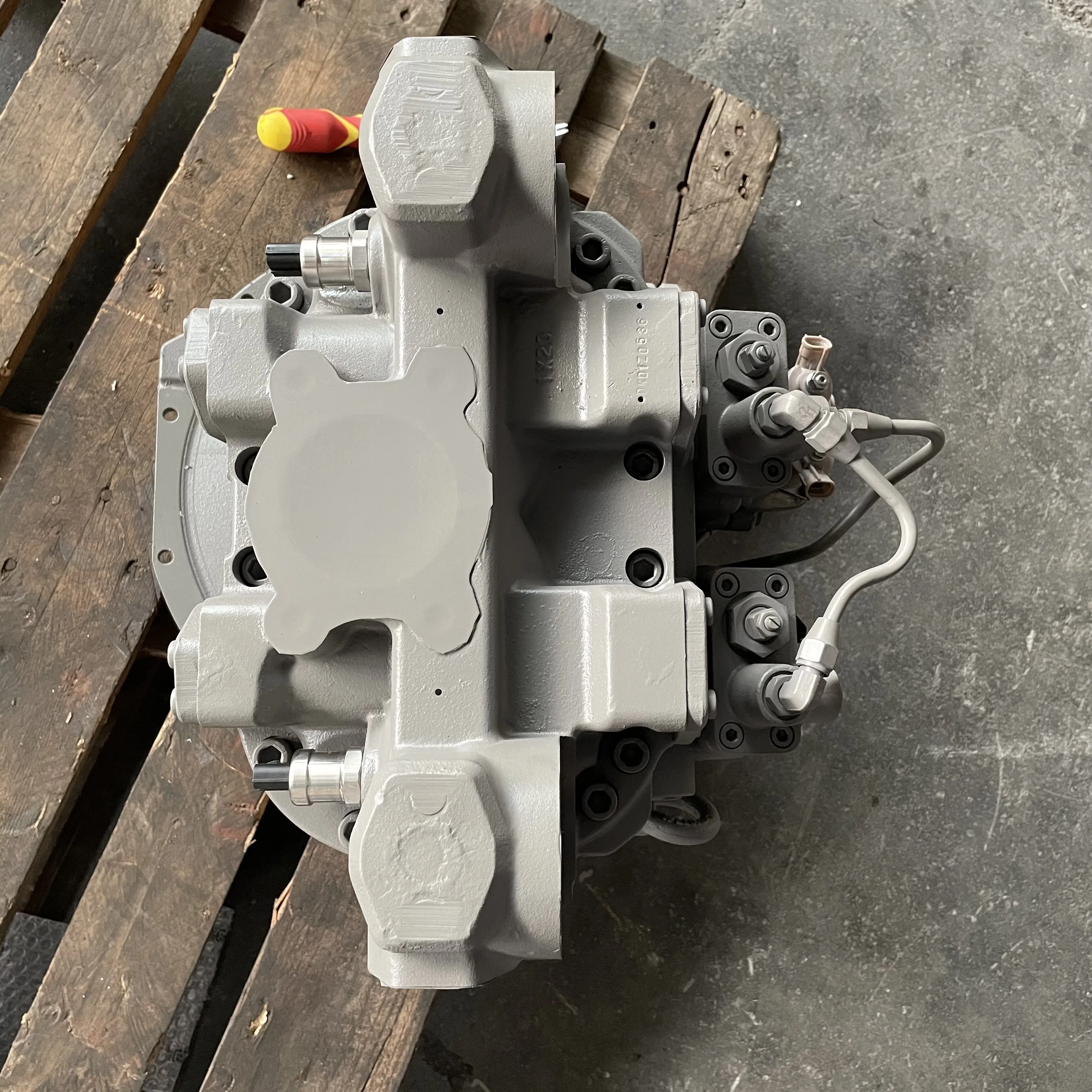 yuko　6枚 YB60000546 HPV118JW-23C Main Pump for Hitachi ZX210-6 Excavator