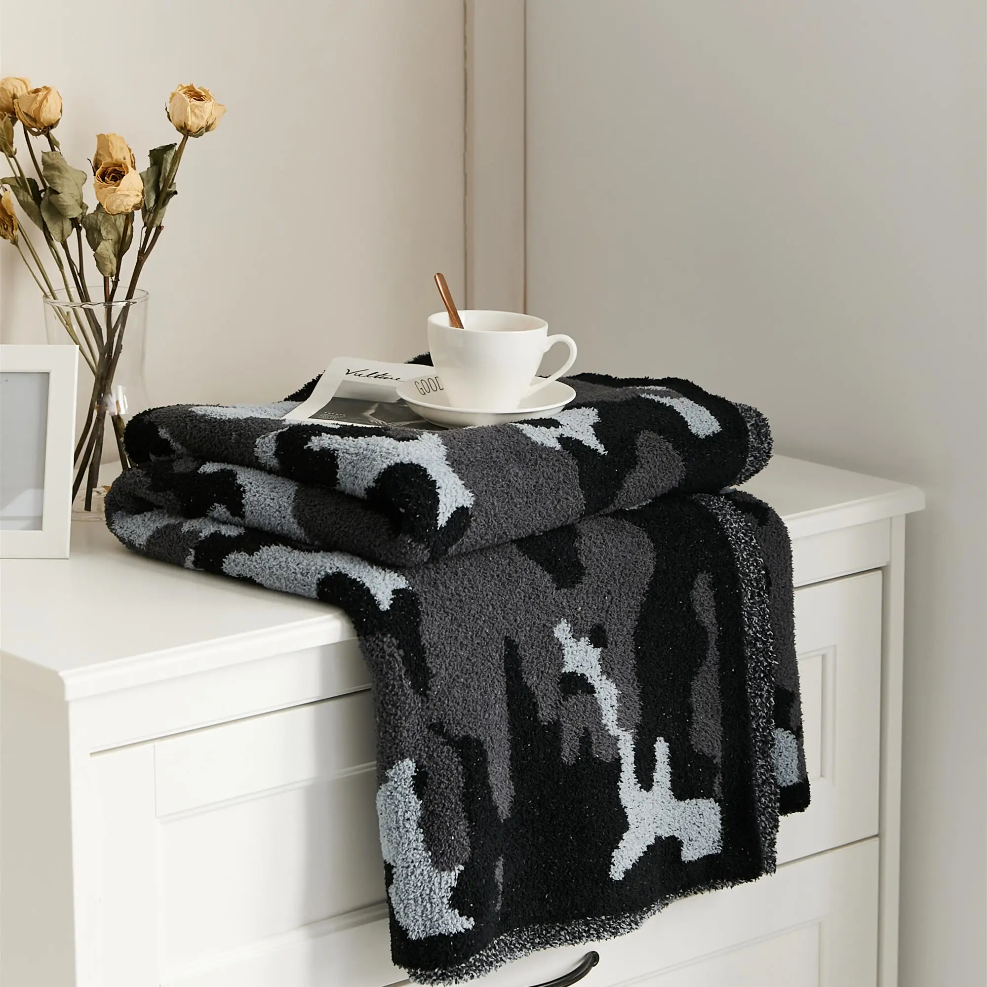 ALN Soft Custom 100% Polyester Leopard Jacquard Knitted Throw Blanket Wholesale Low MOQ details