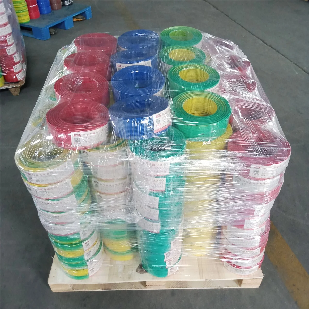 High Temperature Automotive Wire 6-22 AWG PVC Insulated Copper Cable Red Black Colors Roll Packaging