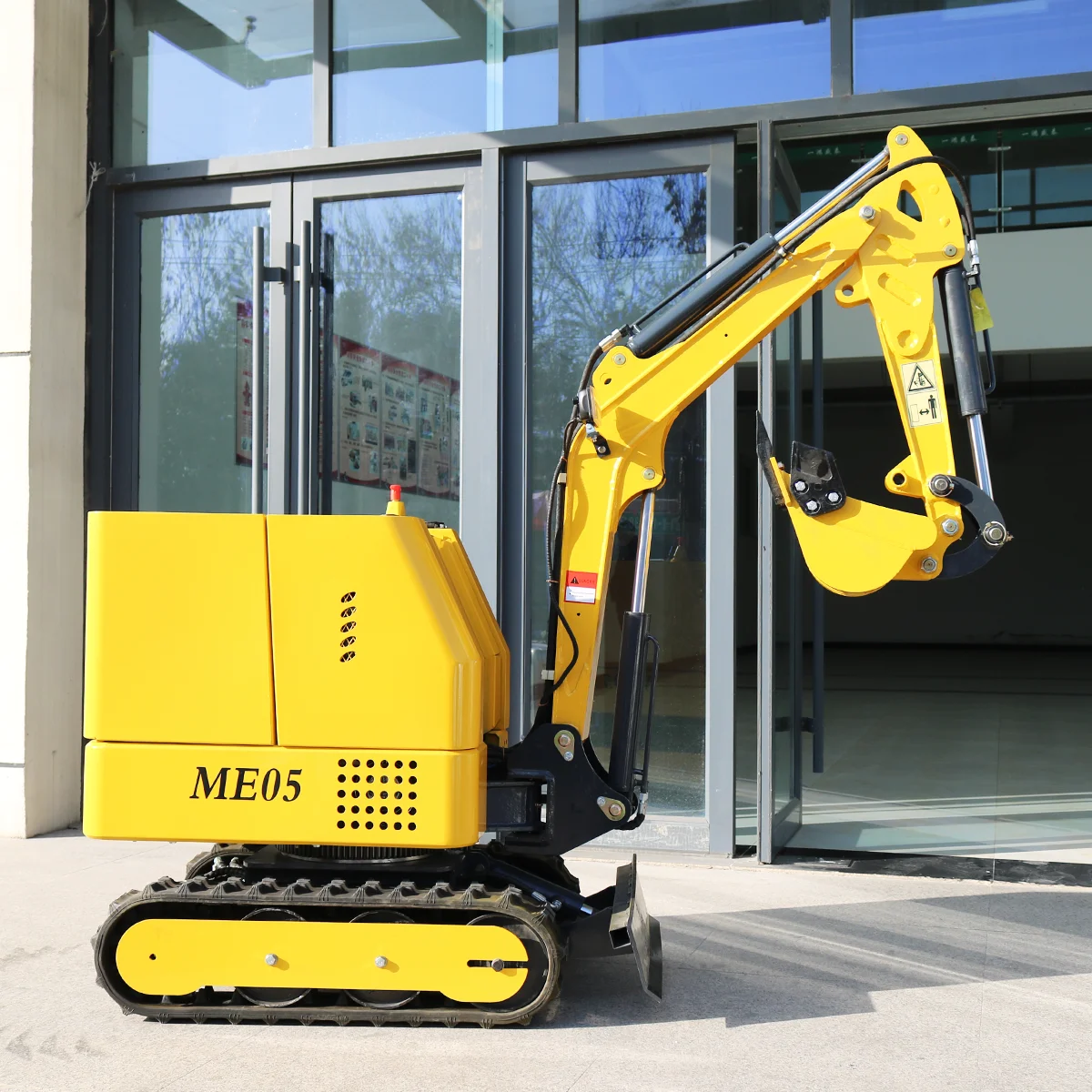 Compact Demolition Machine ANTS Remote Control Demolition Robot - Compact & Powerful