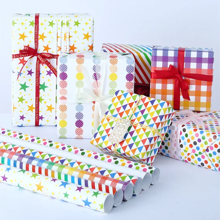 Giấy gói quà sinh nhật: Để tạo ra sự bất ngờ và ngạc nhiên cho người thân của bạn trong ngày sinh nhật, hãy xem ngay hình ảnh về giấy gói quà sinh nhật đẹp và sang trọng nhất. Bạn sẽ tìm thấy ý tưởng tuyệt vời cho cách trang trí quà tặng của mình.