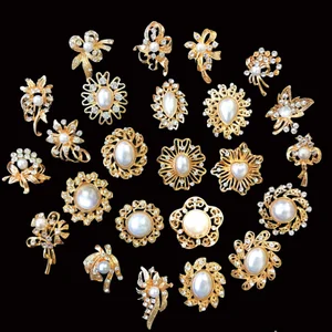 Custom Wholesale Fashion Jewelry Brooches Crystal Rhinestone Pearl Pins Elegant Designer Accessories for Women Men Trend