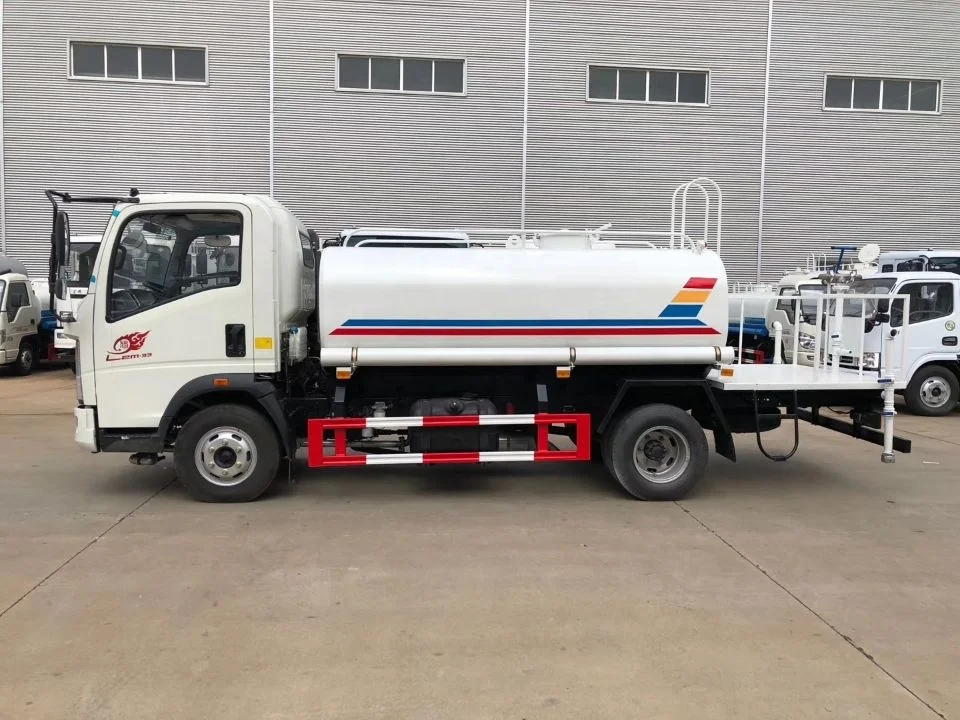 LHD Sinotruk Small 3 Cubic Meter Water Pump Tanker Truck for Sale