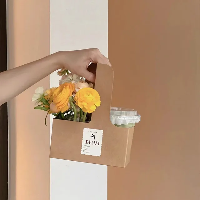 Valentine's Day Gift Portable Kraft Paper Box Coffee Milk Tea Hot Drink Packing with Floral Arrangement Hand Salute Empty Box