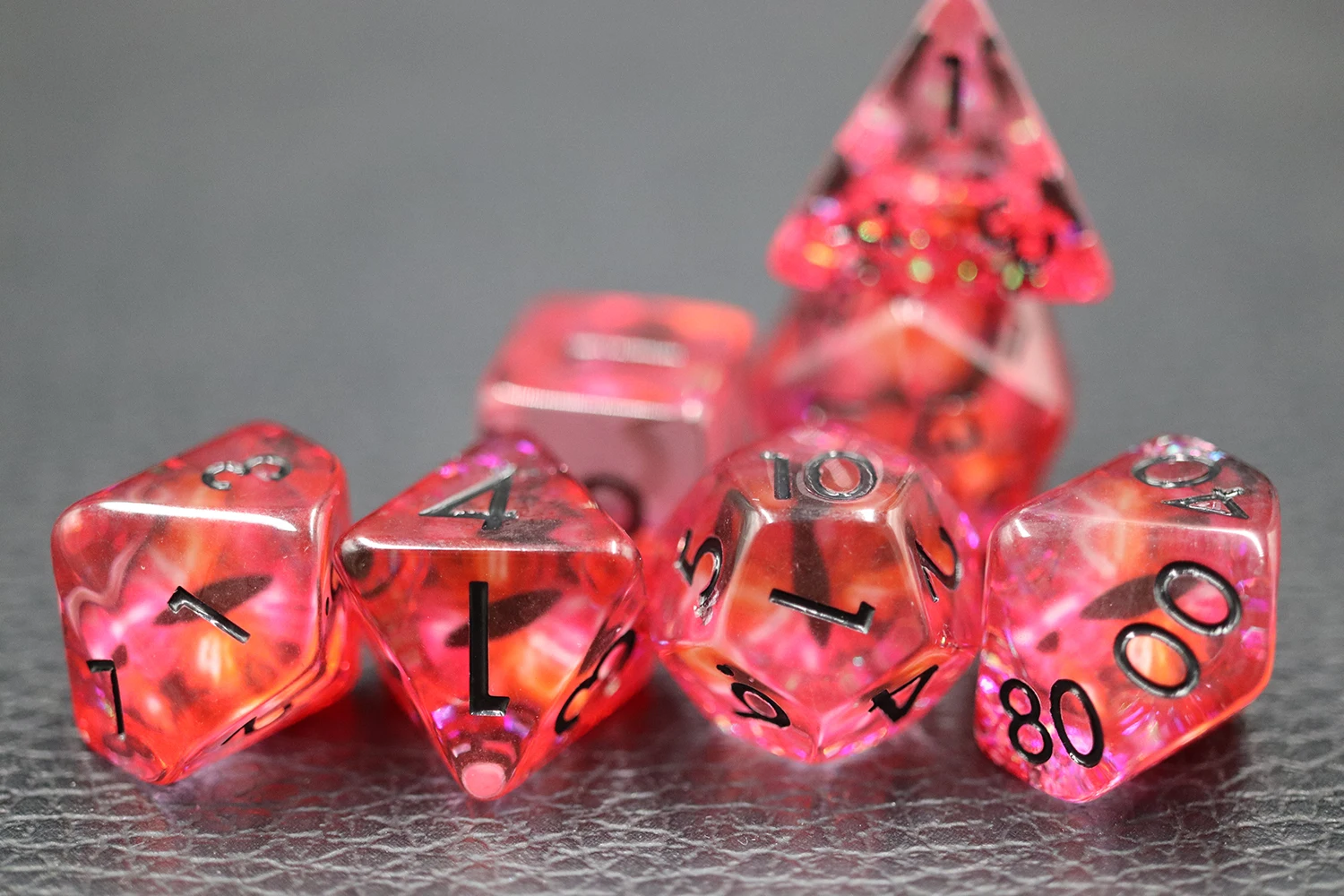 Hot Selling Custom Translucent Swirl Solid Dragon Eye Dice Set Polyhedral Resin for DND RPG Board manufacture
