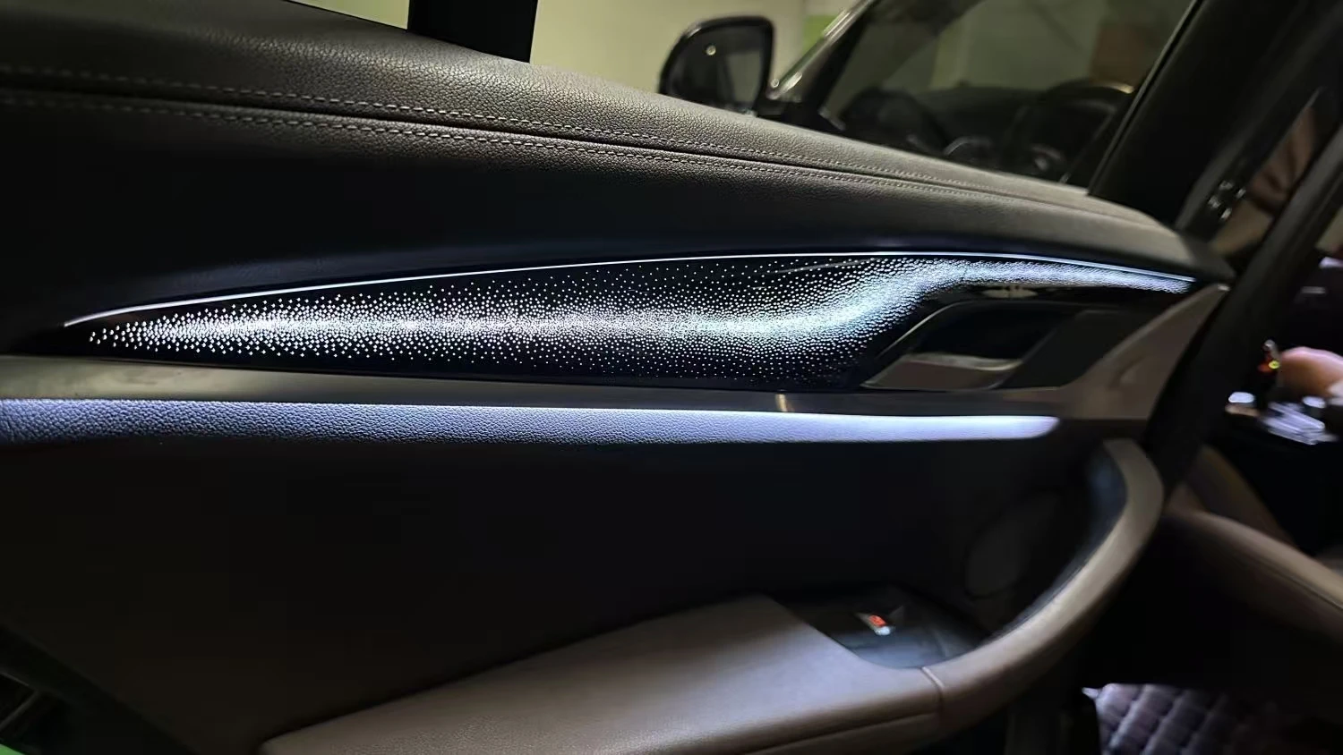 Upgrade 256 Farben Symphony Auto-Innenraum-Umgebungsbeleuchtung für BMW X3 X4 G01 G02 2018–2024 Atmosphärenverkleidungszubehör – Detail 5