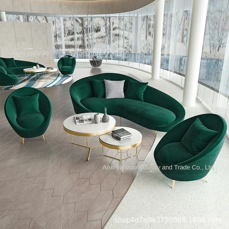 Скандинавский магазин одежды, железный маленький диван, распродажа, офисный салон красоты, доступный роскошный стиль, изогнутый диван, современный Минимализм