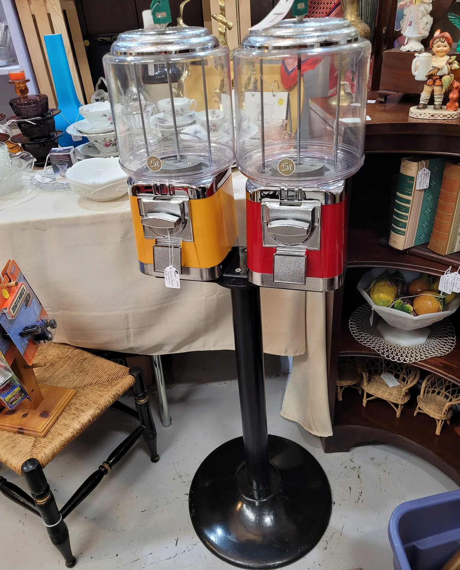 Commercial Candy Vending Machine Removable Coin Operated Canisters Triple Gumball Candy Machine Dispenser for Business
