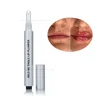 Labio del colágeno más regordita en el envase de plata mate