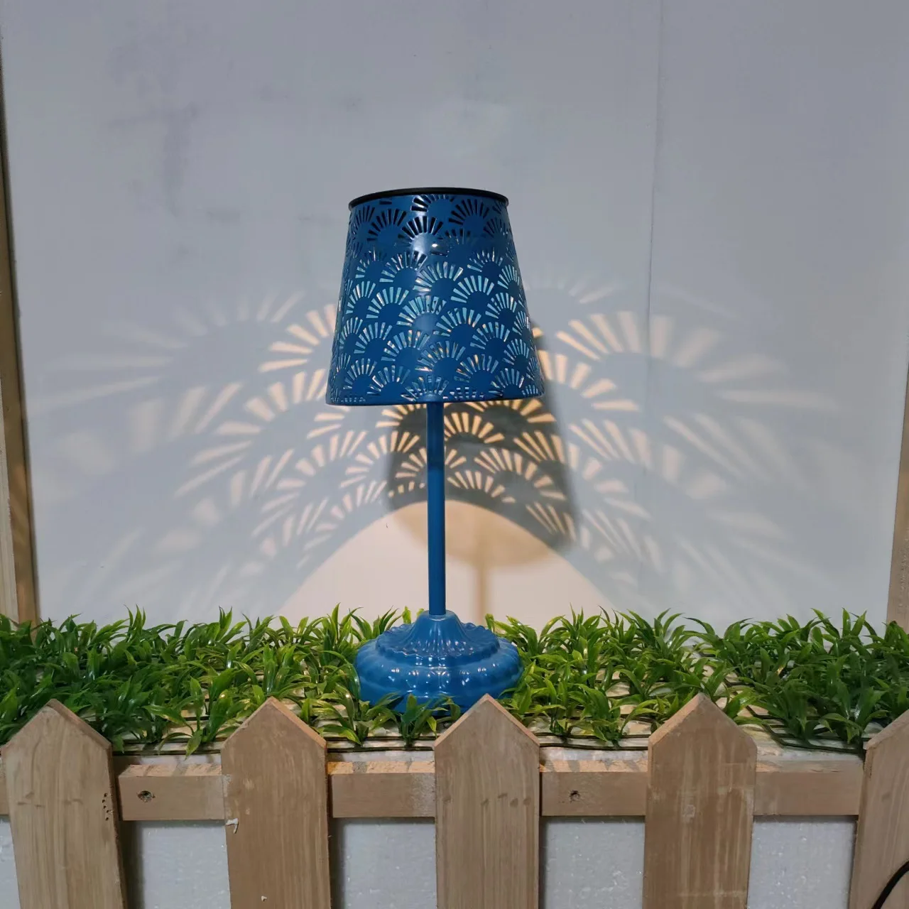 Solar Table Lamp Outdoor Indoor Metal LED Solar Garden Lights With ...
