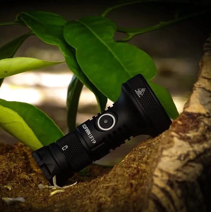 High Quality Mini 2000lm SST40 Powerful Torch Type C Rechargeable and Reverse Charging Long Throwing LED Flashlight