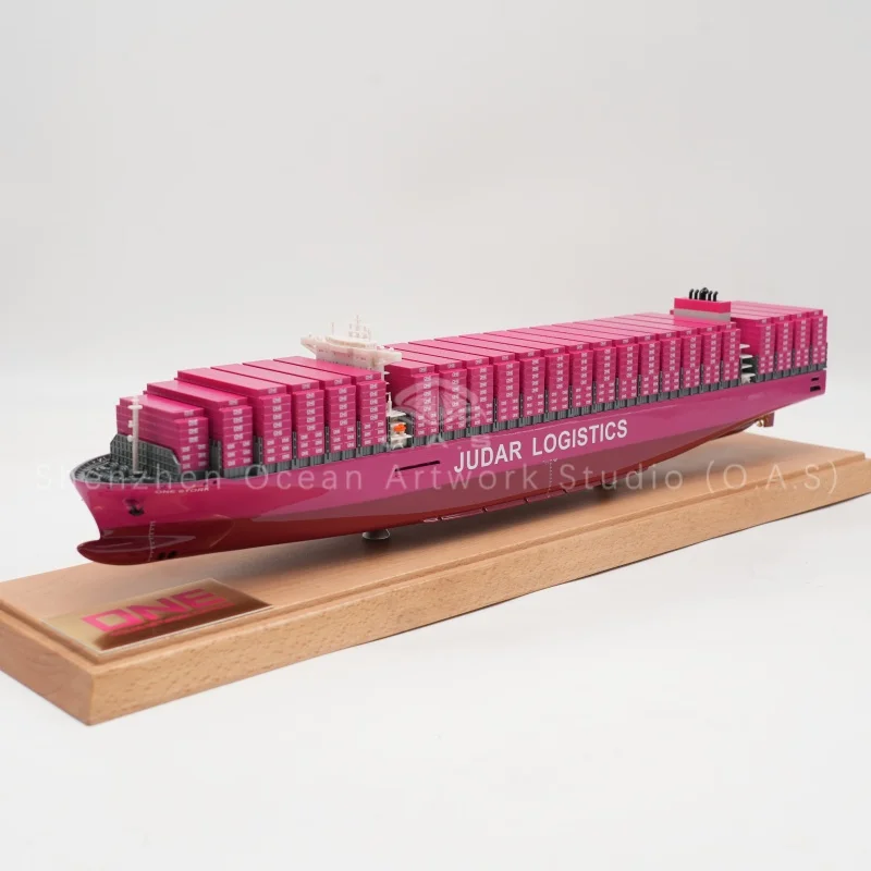 This exquisite container ship model of ONE LINE is custom made with premium alloy material. Highly detailed simulation, ideal ornament for office display, corporate gifts and shipping industry souvenirs, available for wholesale and logo customization.Amber@vesselmodel.com Tel：+86 18038048785
