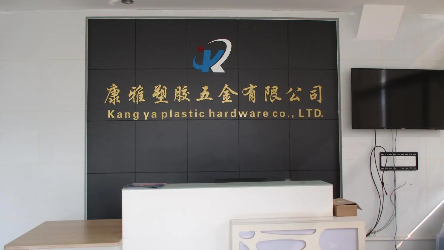 Hot Selling High Quality Plating Egg Shape Detangler Hair Brush Round