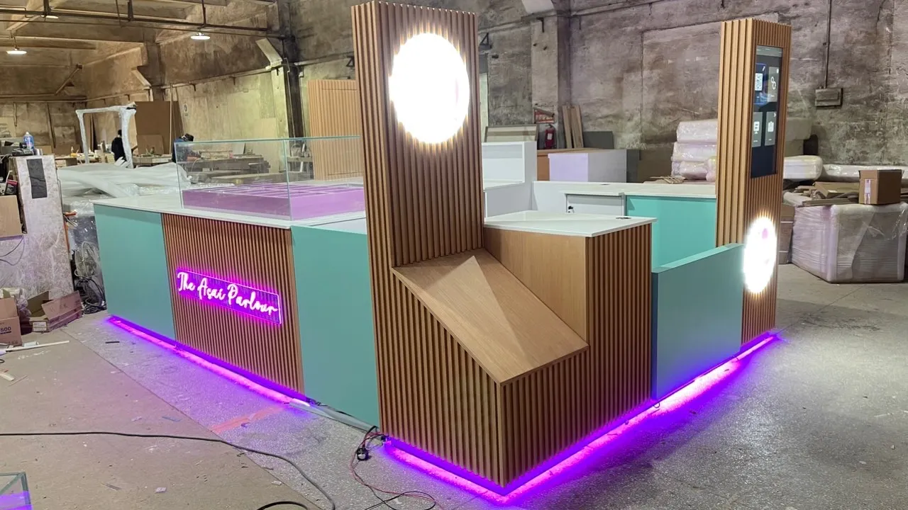 M2 Display UK Unique Store Design Modern Restaurant Design  4X2.5 Kiosk Shopping Mall Indoor Display Stand Food Kiosk For Sale
