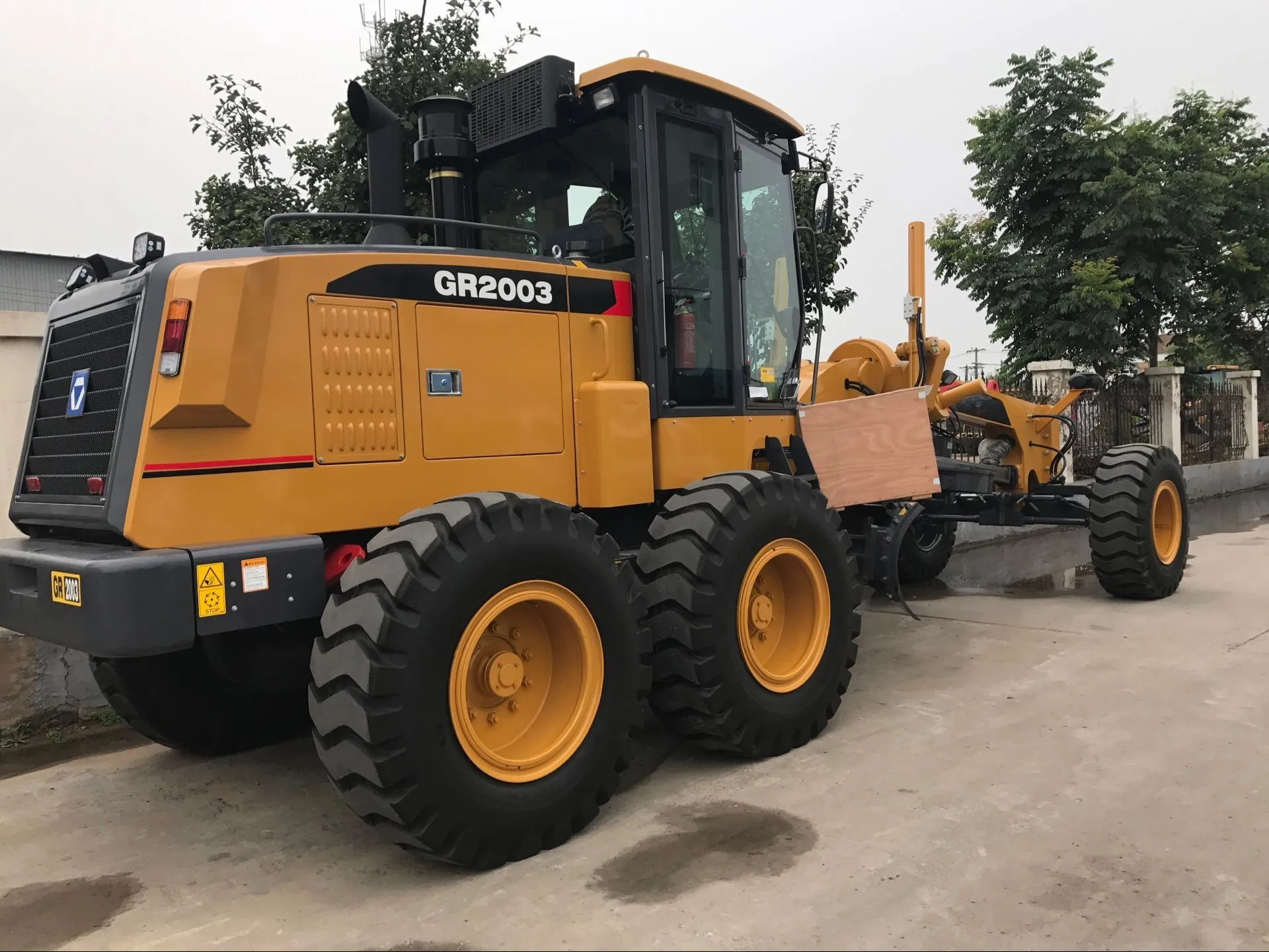 New Road Construction Product 200HP Motor Grader GR2003 With High Performance details