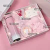 Termo, luz nocturna, toalla, ramo de flores, tarjeta de felicitación, caja de regalo, bolsa.