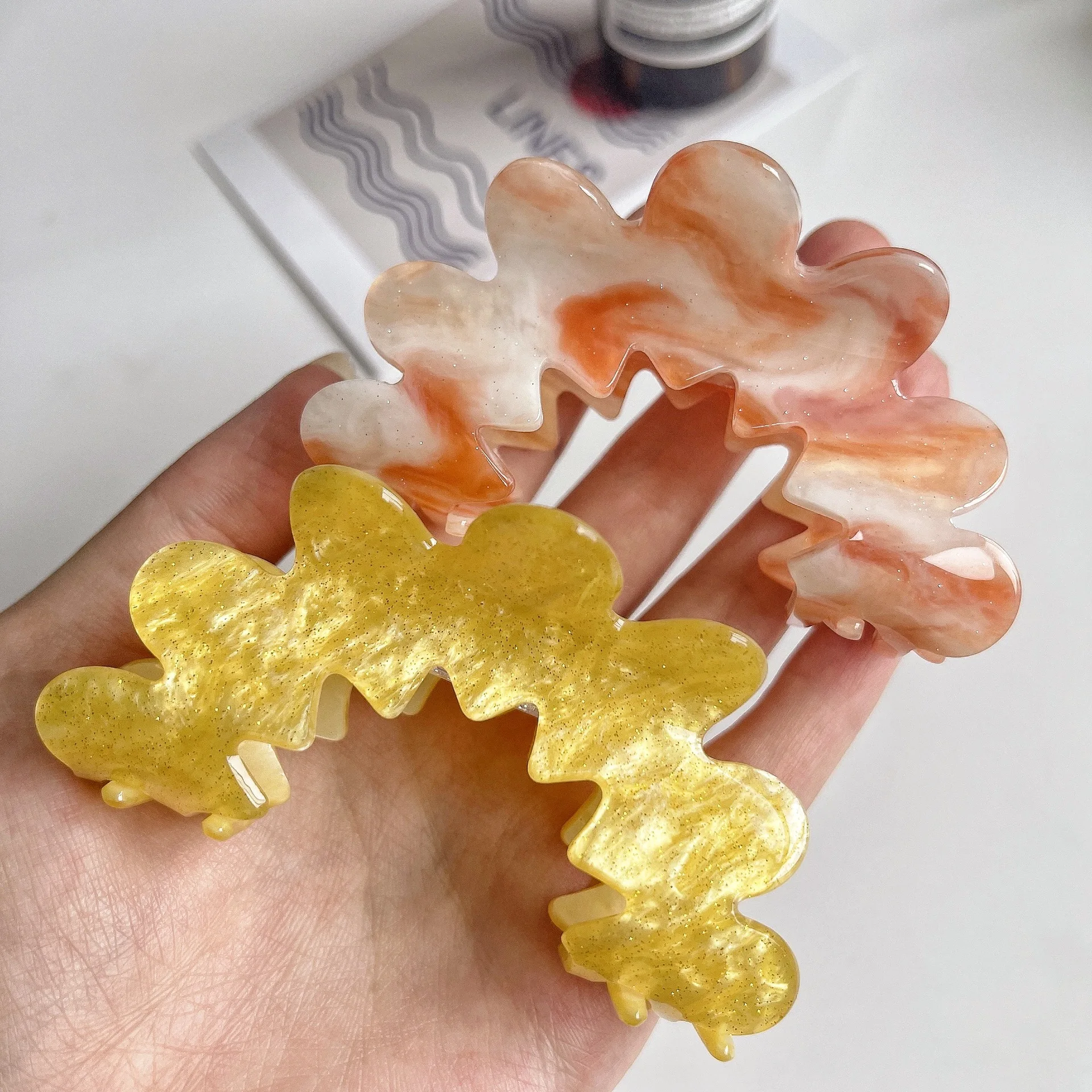 Best Selling Korean Ethnic Style Acrylic Hair Accessories Multi-Color Cute Flower Crystal Clip Hairgrip for Women