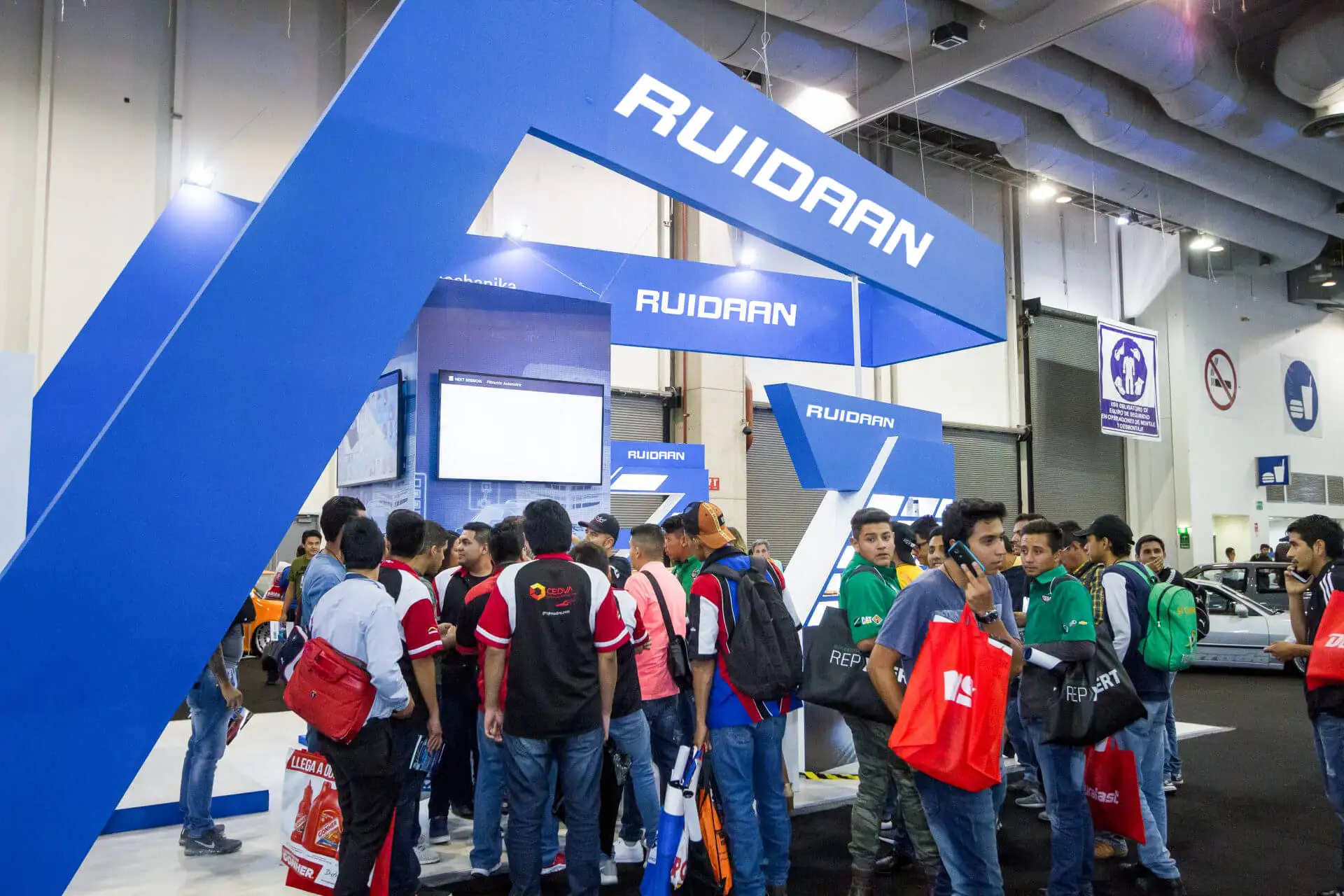 标致花冠雪佛兰长城悬停日产h20丰田皇冠用铱火花塞 - buy auto spare