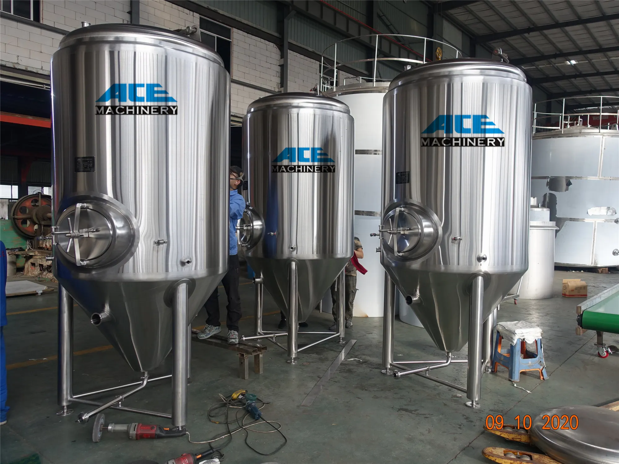 Коническая емкость для брожения пива из нержавеющей стали 200 л 500 10000 пивоваренное