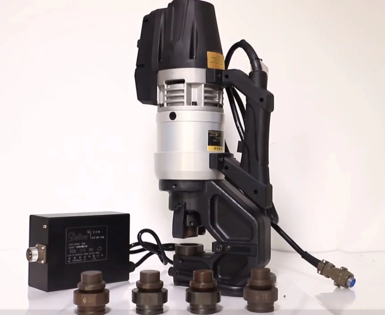 OEDTOOLS Portable Steel Plate Hydraulic Punch Machine