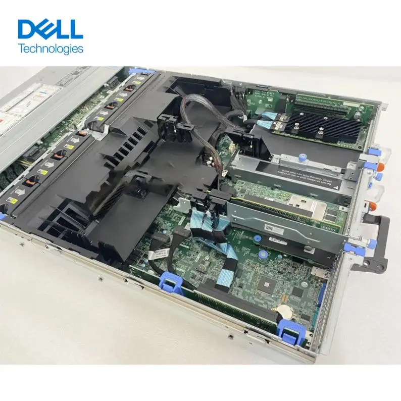 Nouveau serveur Dell PowerEdge R7625, doté de deux processeurs EPYC 9654, de 512 Go de mémoire DDR5, de 8 disques SSD NVMe de 3,84 To, haute densité, format 2U pour montage en baie